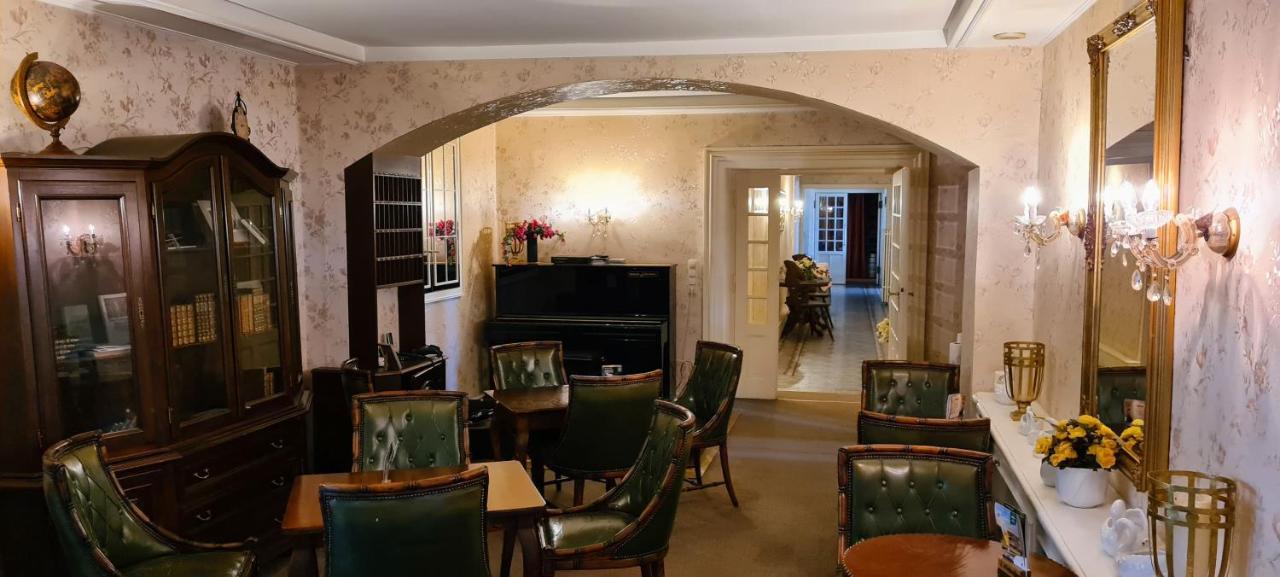 Historisches Hotel Zum Schwan 巴特卡尔斯哈芬 外观 照片