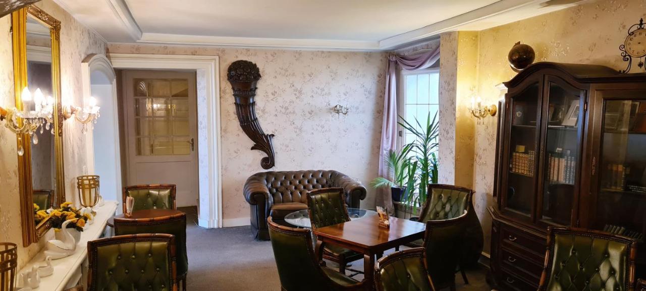 Historisches Hotel Zum Schwan 巴特卡尔斯哈芬 外观 照片