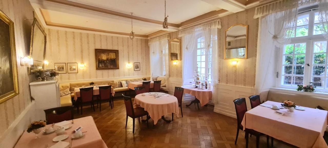 Historisches Hotel Zum Schwan 巴特卡尔斯哈芬 外观 照片