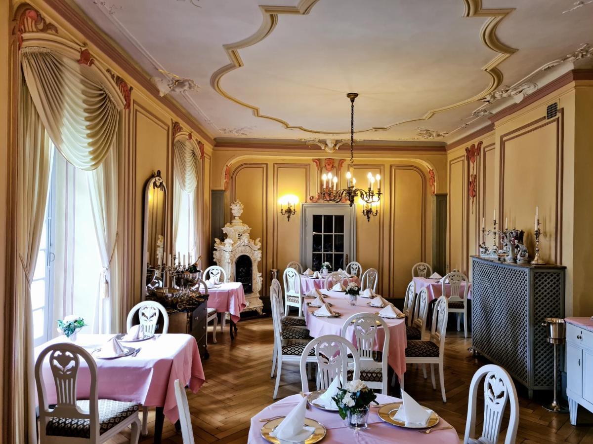 Historisches Hotel Zum Schwan 巴特卡尔斯哈芬 外观 照片